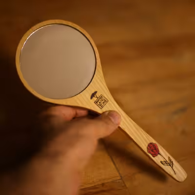 آینه چوبی وودلندزون طرح پرنسس مدل دسته دار