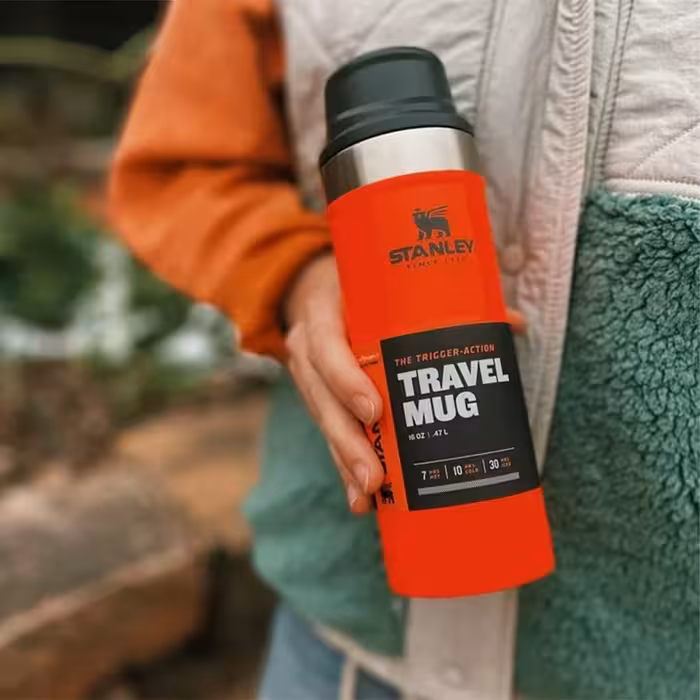 ماگ استنلی مدل Classic Trigger Action کد F2023 گنجایش 0.47 لیتر