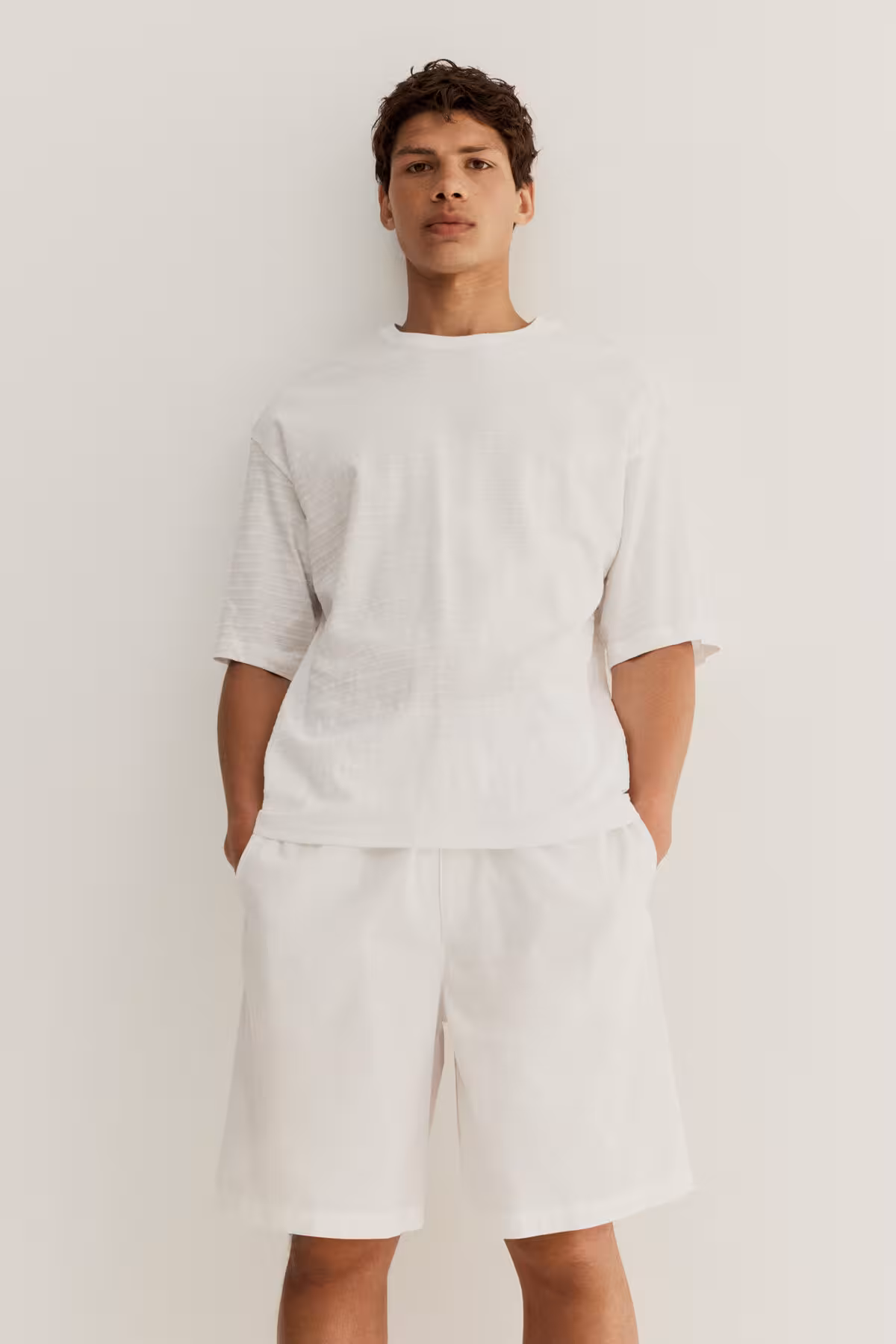 ست پیژامه مردانه لباس خواب با T SHIRT و شورت تنظیم شده است H&M