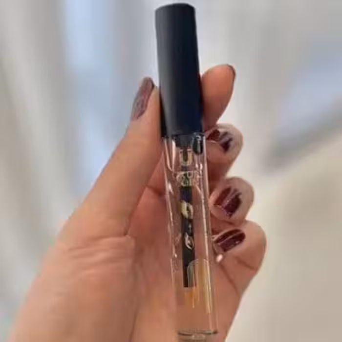 روغن تقویت مژه رشد وبلند شدن مژه و حجم دهی برند لاکچری کوین کارتن