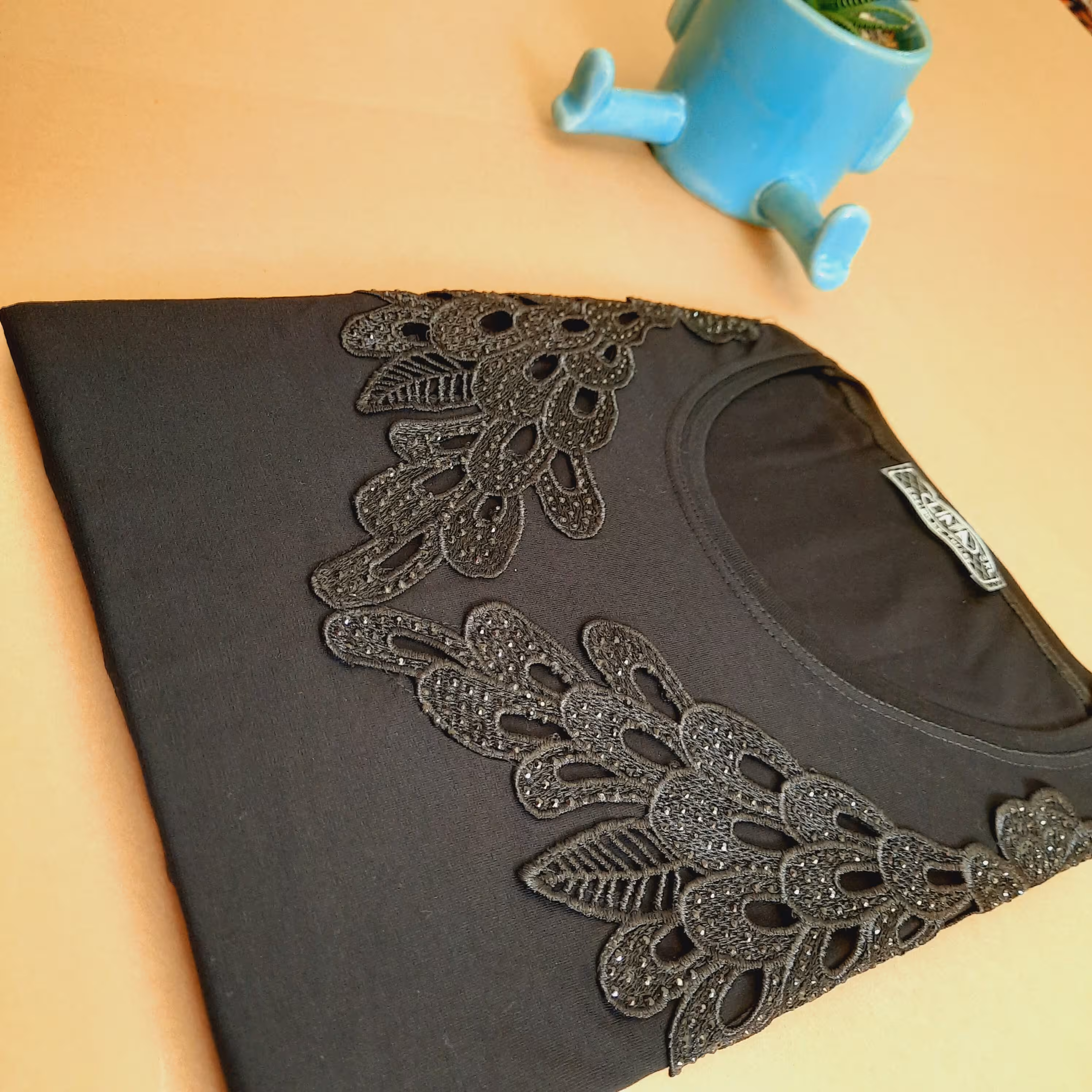 بلوز زنانه مشکی مجلسی یقه گیپور جنس نخی فوق اعلا