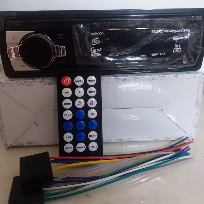 ضبط ماشین دکلس بلوتوث دار  دارای دو پورت یکی برای فلش یکی برای شارژ گوشی کنترل دار سوکت فابریک 