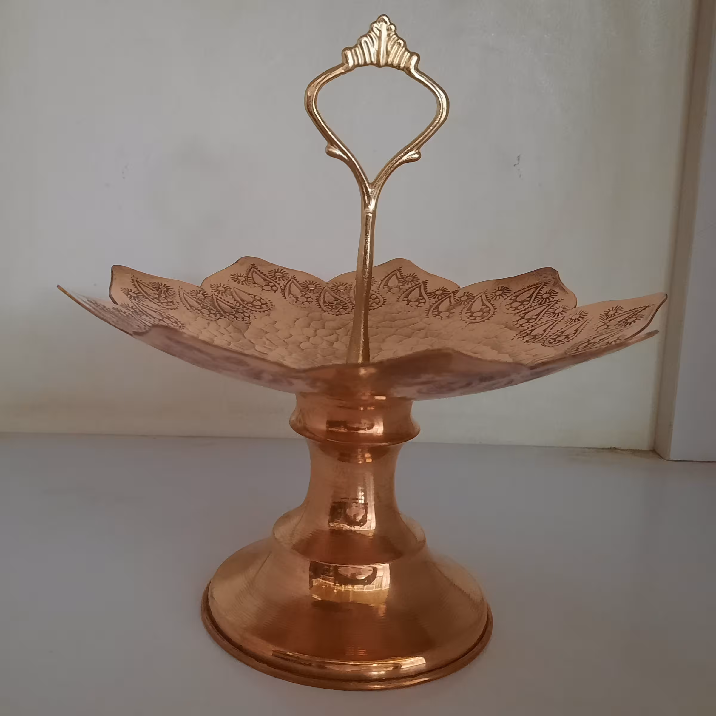 شیرینی خوری 