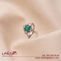 انگشتر نقره طرح جواهر نگین سبز ES _3211