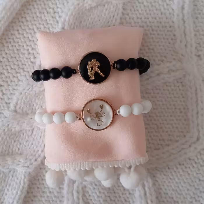 دستبند مدل ماه تولد آبان و بهمن کد F104 مجموعه 2 عددی