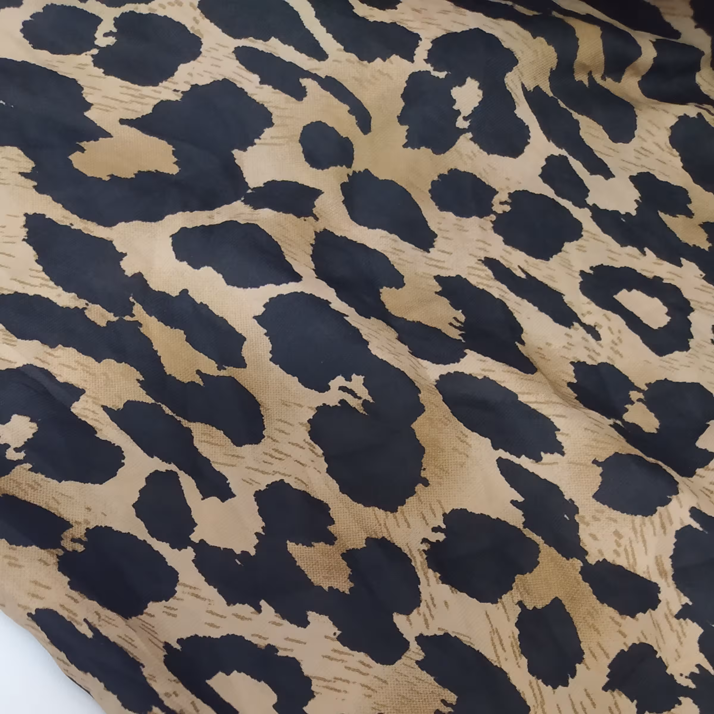 پارچه کرپ حریر  متری پلنگی با کیفیت و مرغوب با قیمت عالی