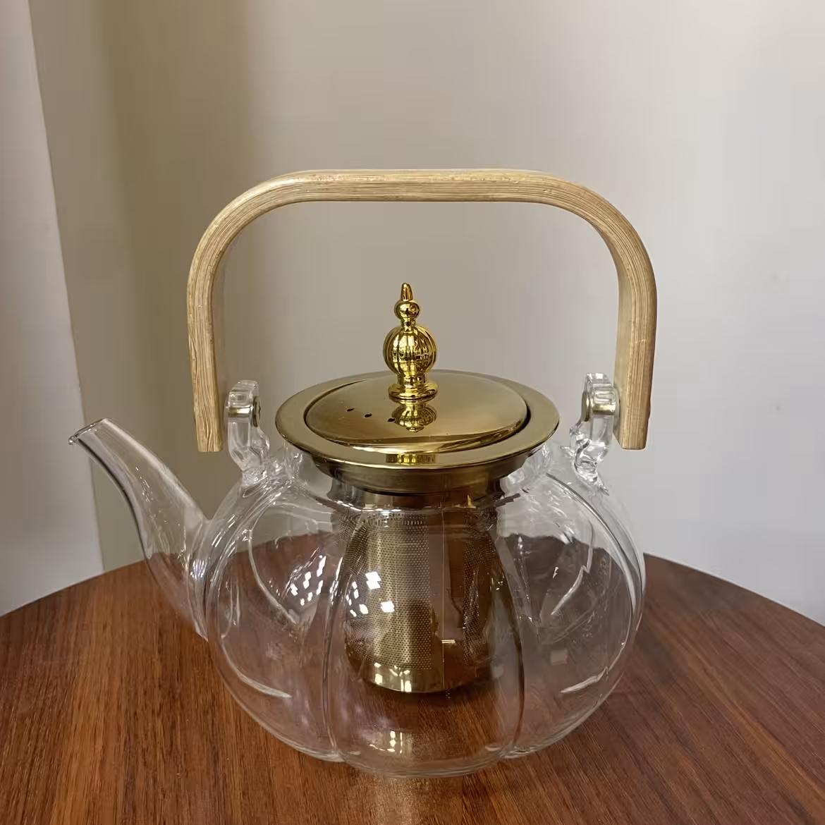 قوری پیرکس صافی و در طلایی دسته بامبو 1000 میل