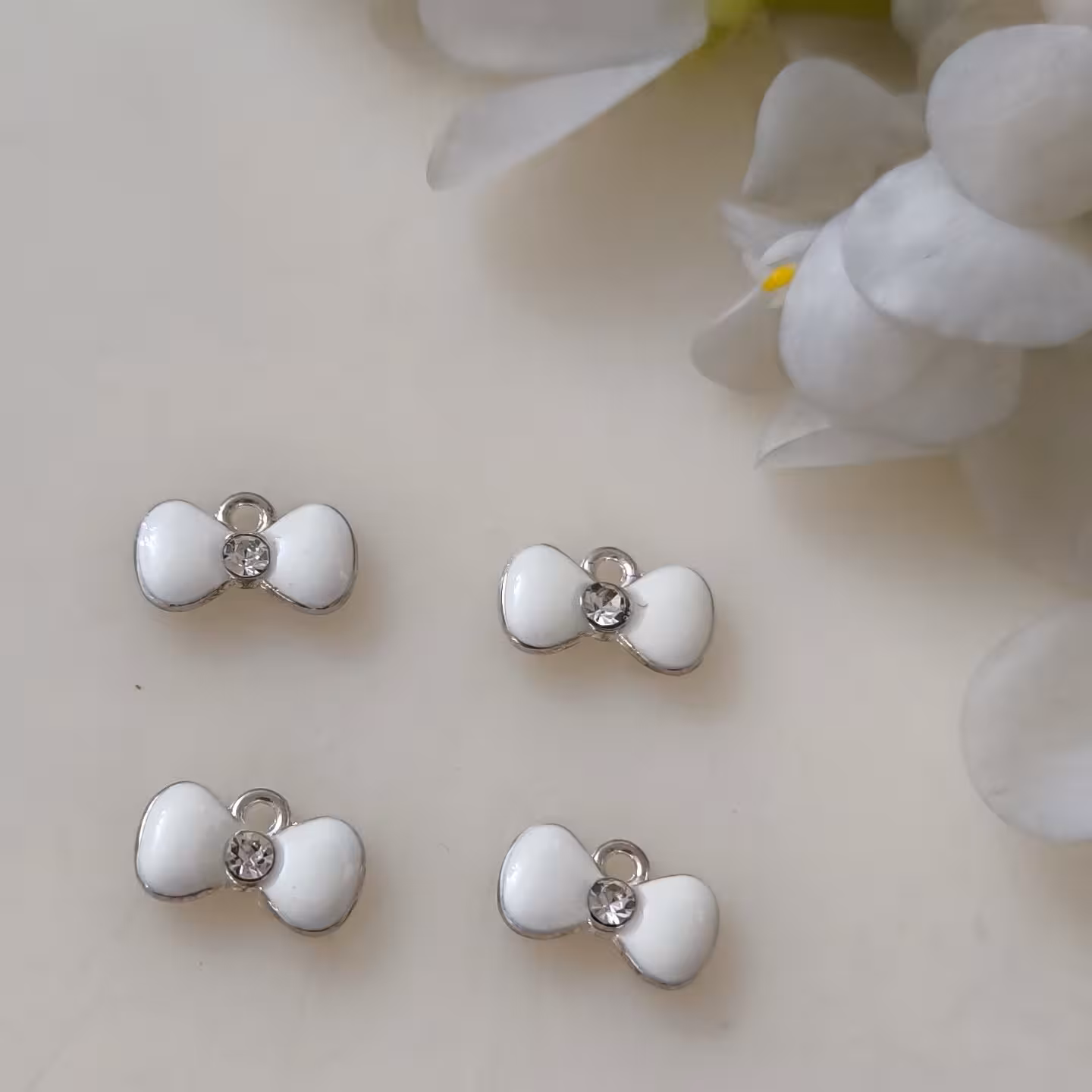 خرجکارهای زینتی طرح پاپیون (بصورت جفت)