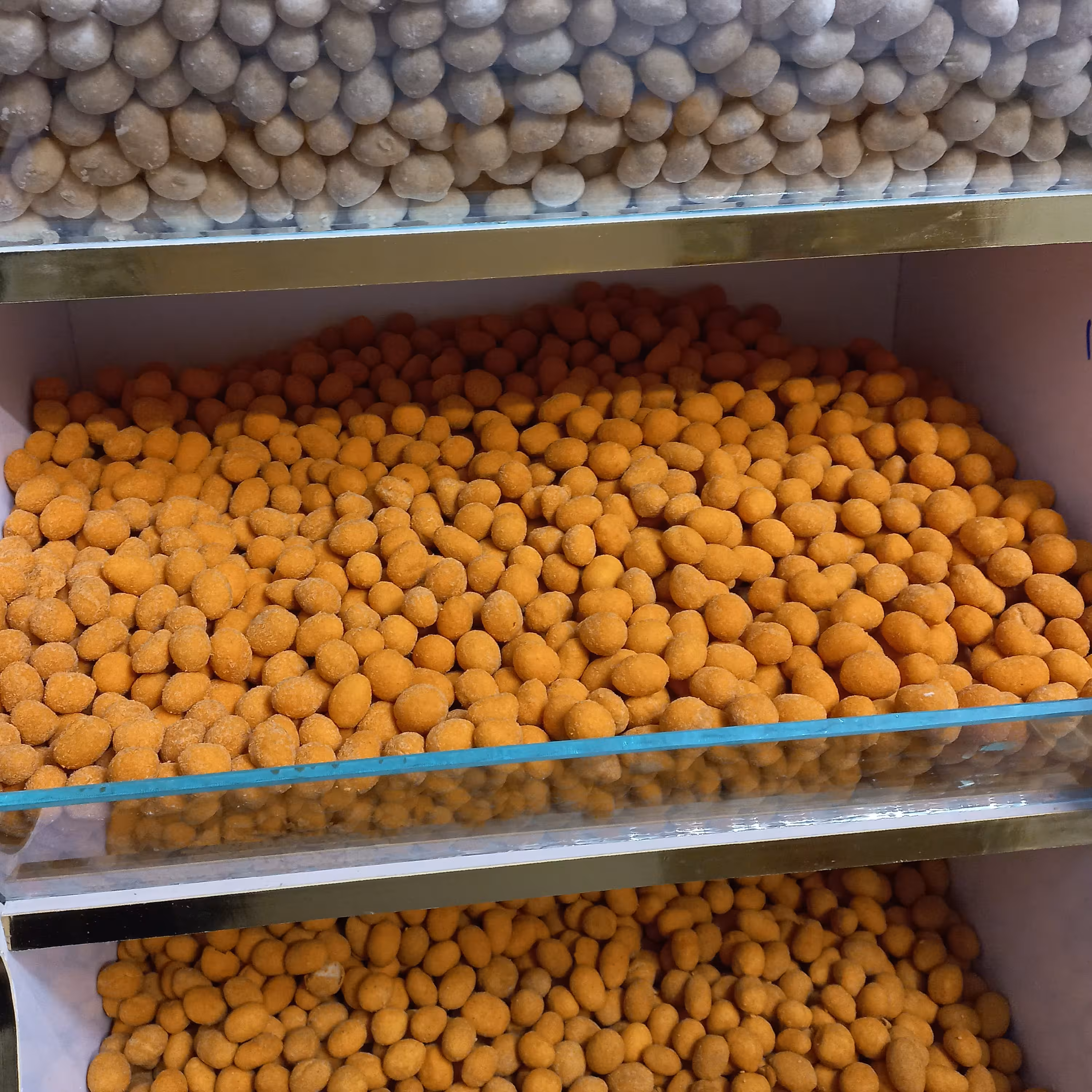 بادام زمینی سوخاری شده طعم خلیجی