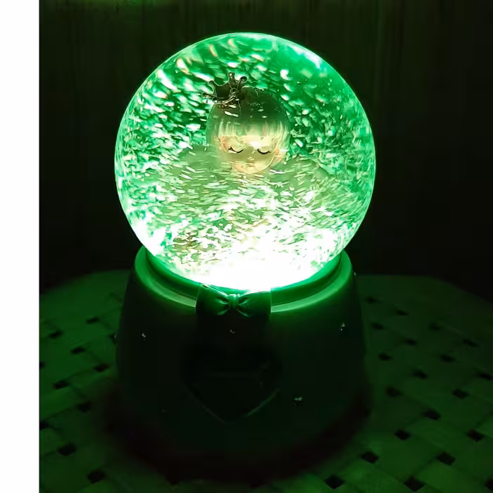 گوی موزیکال مدل پمپی دخترک فرشته در حال نیایش