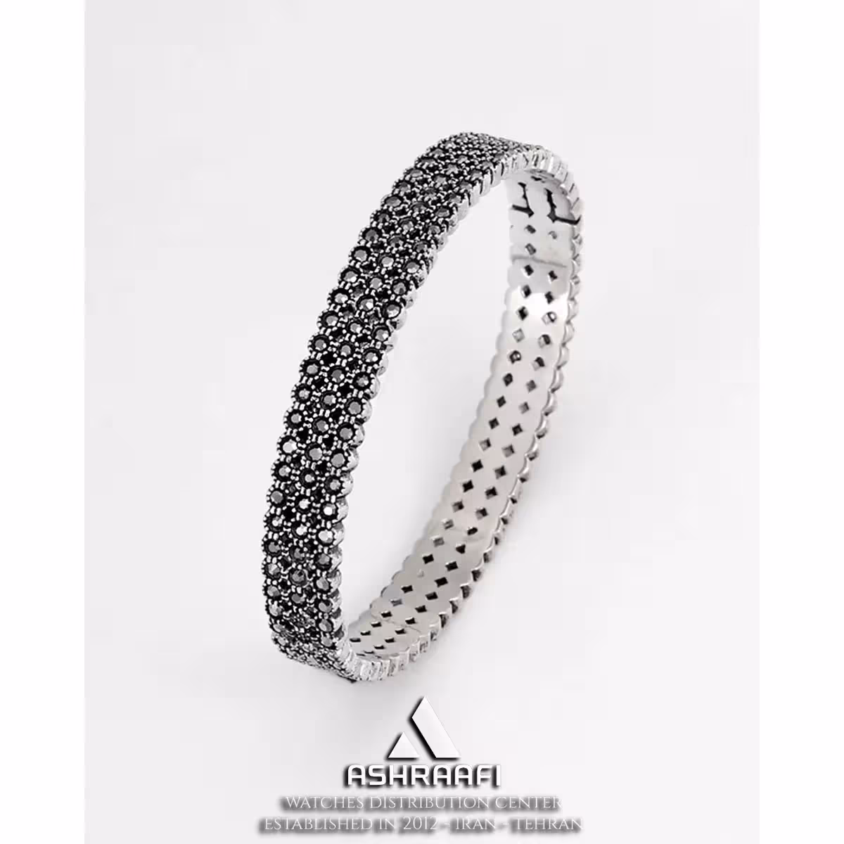 دستبند النگویی نگین دار Black Diamond Bracelet 01