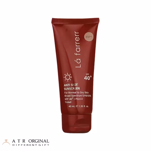 کرم ضدآفتاب رنگی لافارر مناسب پوستهای خشک و معمولی مدل SPF40-Light