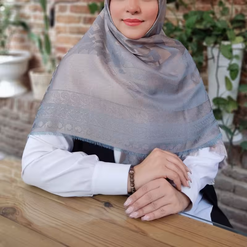 روسری نخ ابریشم ژاکارد دو رو لمه دار طوسی