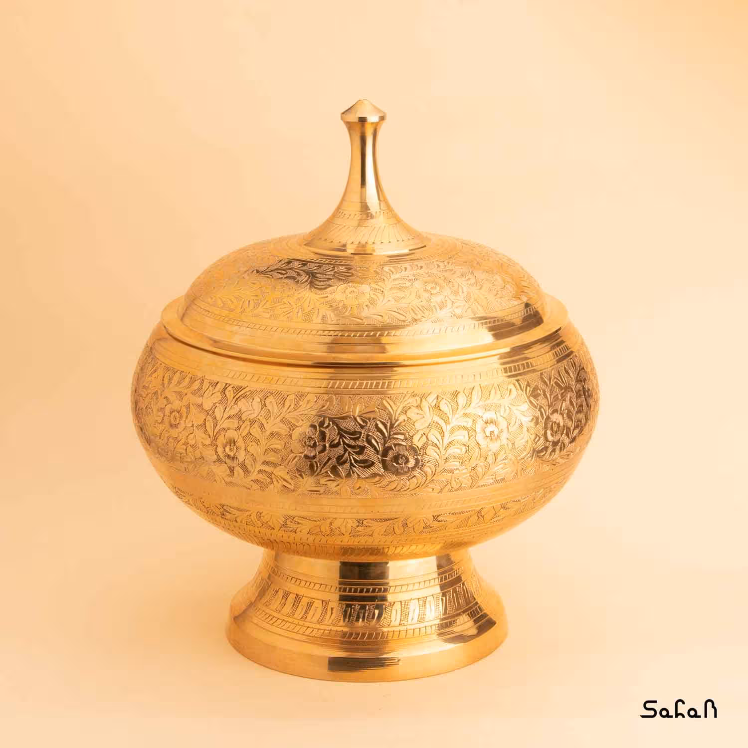 شکلات خوری پایه دار قلمزنی برنجی طلایی مدل چونا سایز 2