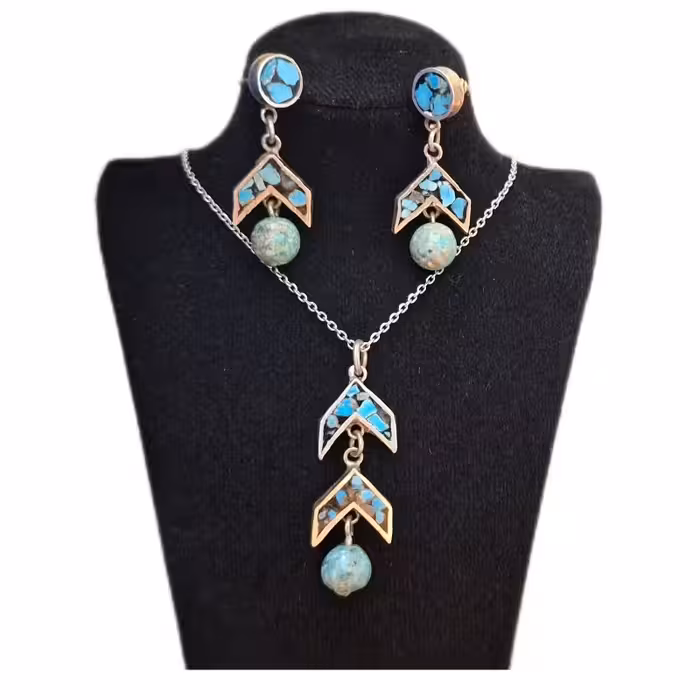 نیم ست نقره زنانه فیروزه کوب کد ZIF148 عیار نقره 925 تراشه سنگ فیروزه نیشابور طول زنجیر نقره 55 سانتیمتر وزن زنجیر نقره  2.40 گرم