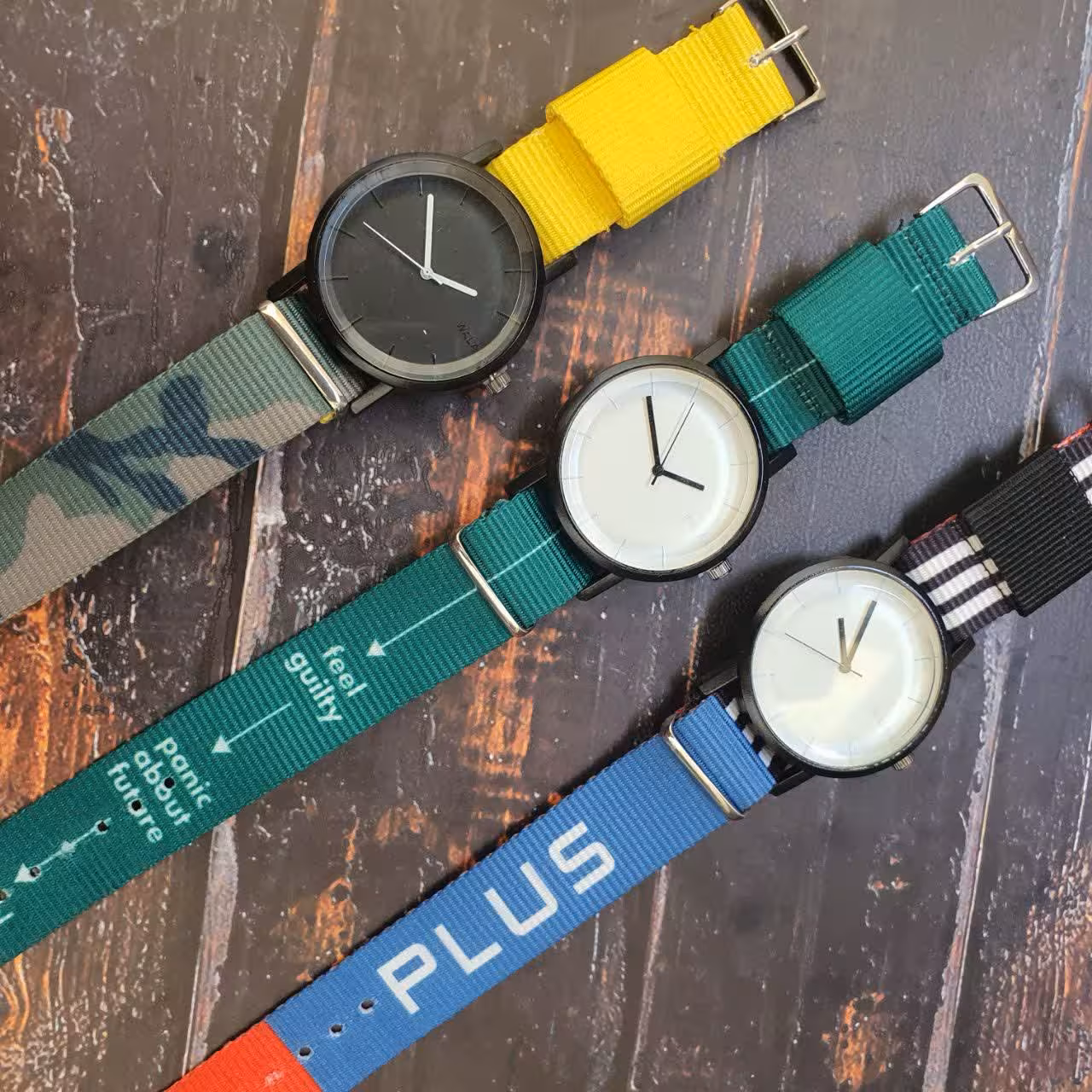 ساعت والار دخترانه و پسرانه بند کنفی