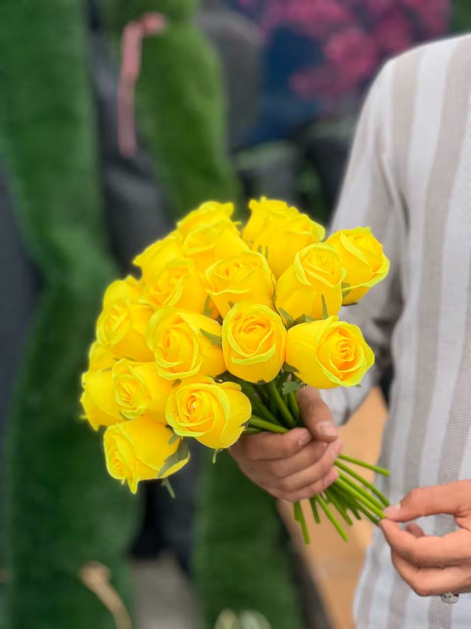 گل رز مصنوعی باکارا زرد روشن وارداتی 10شاخه
