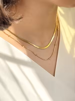 گردنبند زنانه دخترانه دولاین بصورت جدا ازهم مدل ماری و البرنادو رنگ طلایی