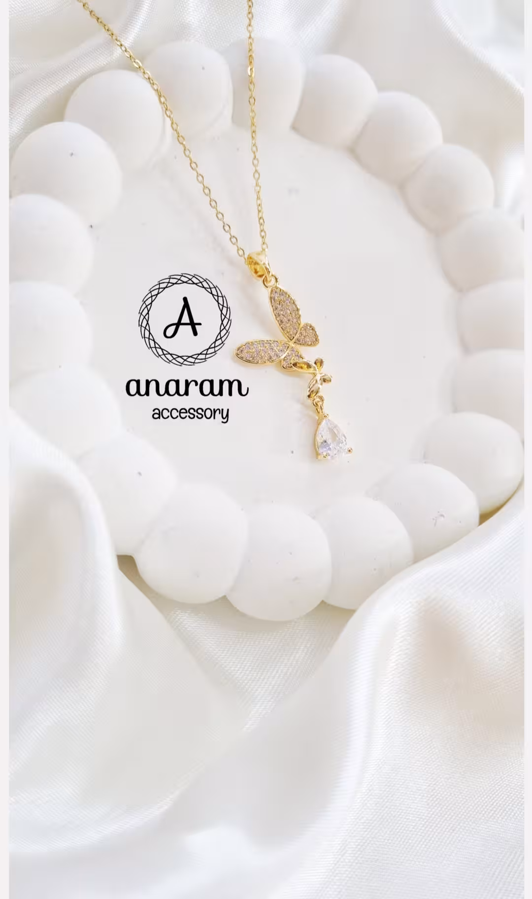 گردنبند پروانه کریستالی آویزی هدیه روز دختر ارسال رایگان