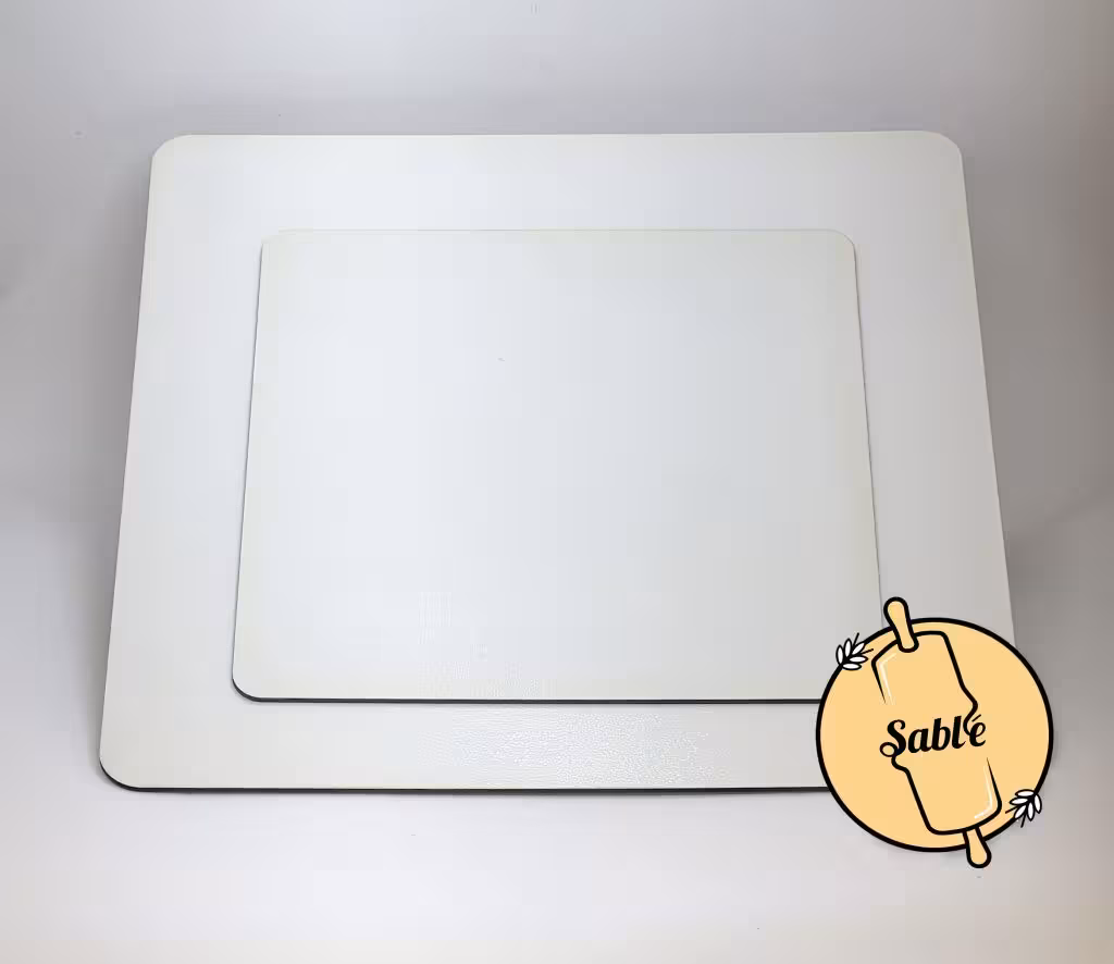 صفحه زیر کیکی مربع چوبی