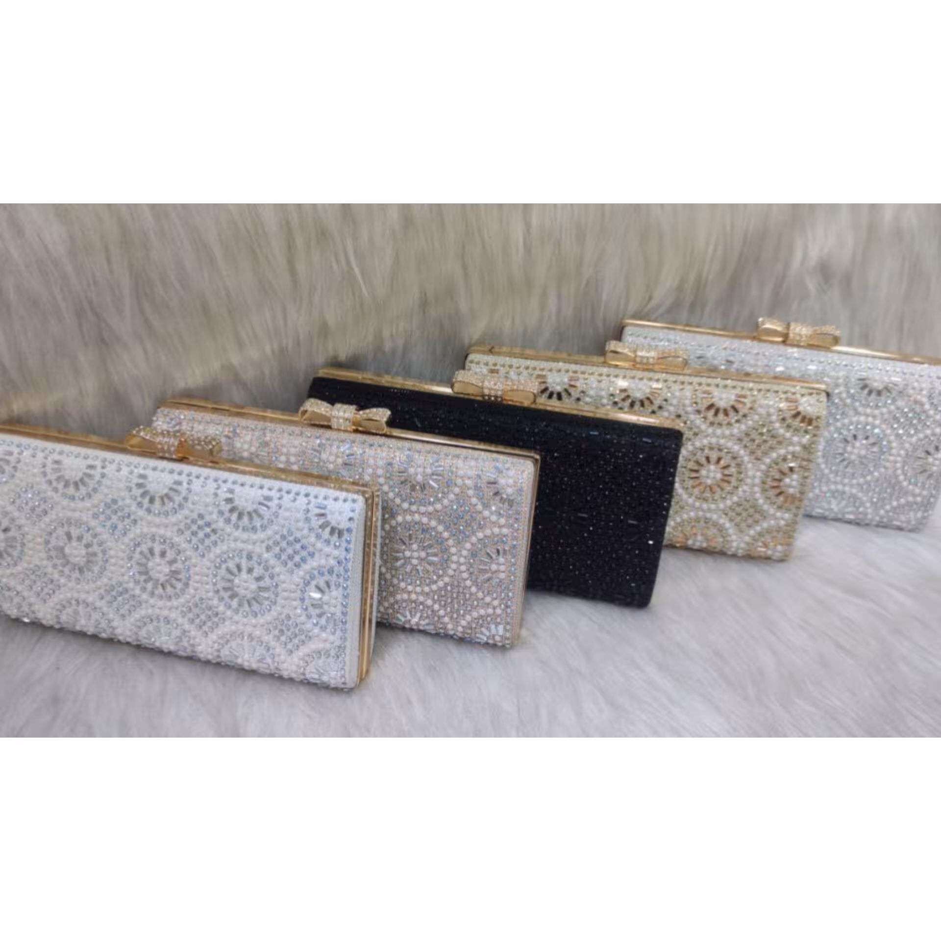 کیف کد 1359
مجلسی نگین شیشه ای خورشید