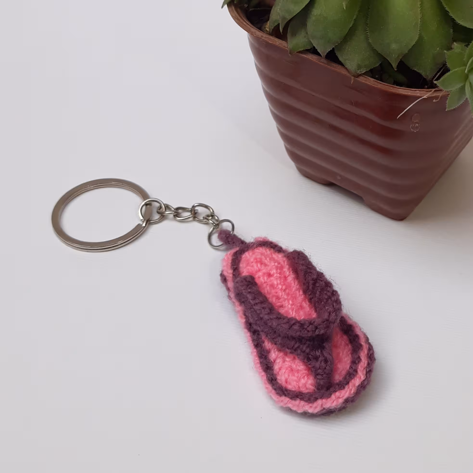 جاکلیدی بافتنی صندل دمپایی