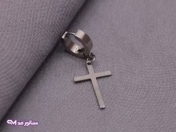گوشواره پسرانه نقره ای طرح صلیب G5104