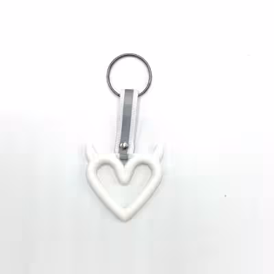 جاسوییچی سوریکاوا رنگ سفید با بند شبرنگی (جاکلیدی سوریکاوا، جاسوئیچی قلب شاخ دار)