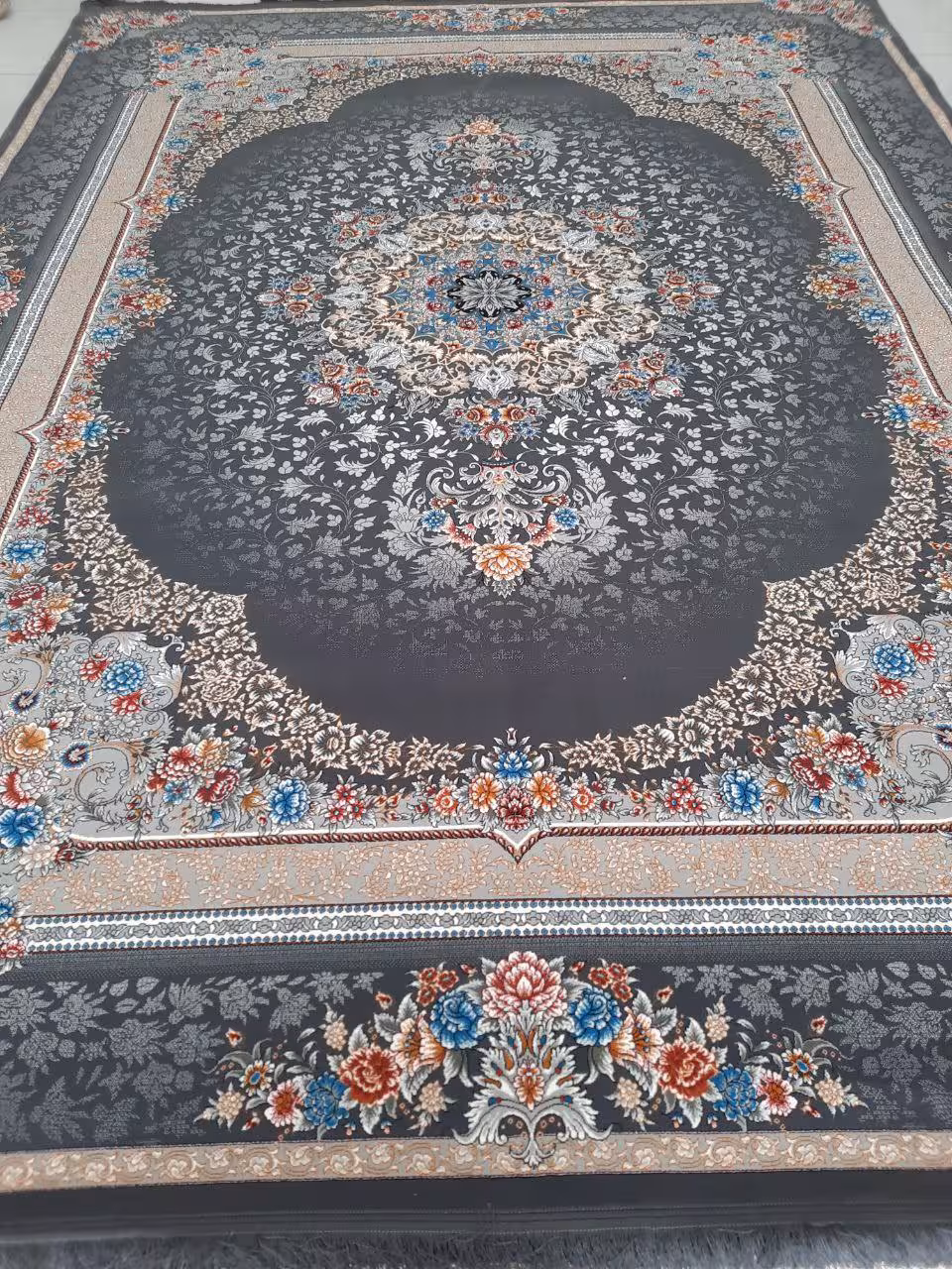 فرش 12متری اکرولیک کاشان 700شانه تراکم 2550 H