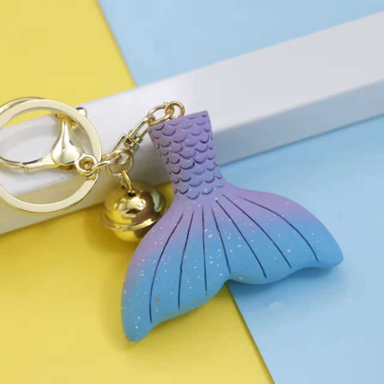 سرکلیدی دم دلفین آویز کیف دم ماهی بنفش زنگوله دار 38121