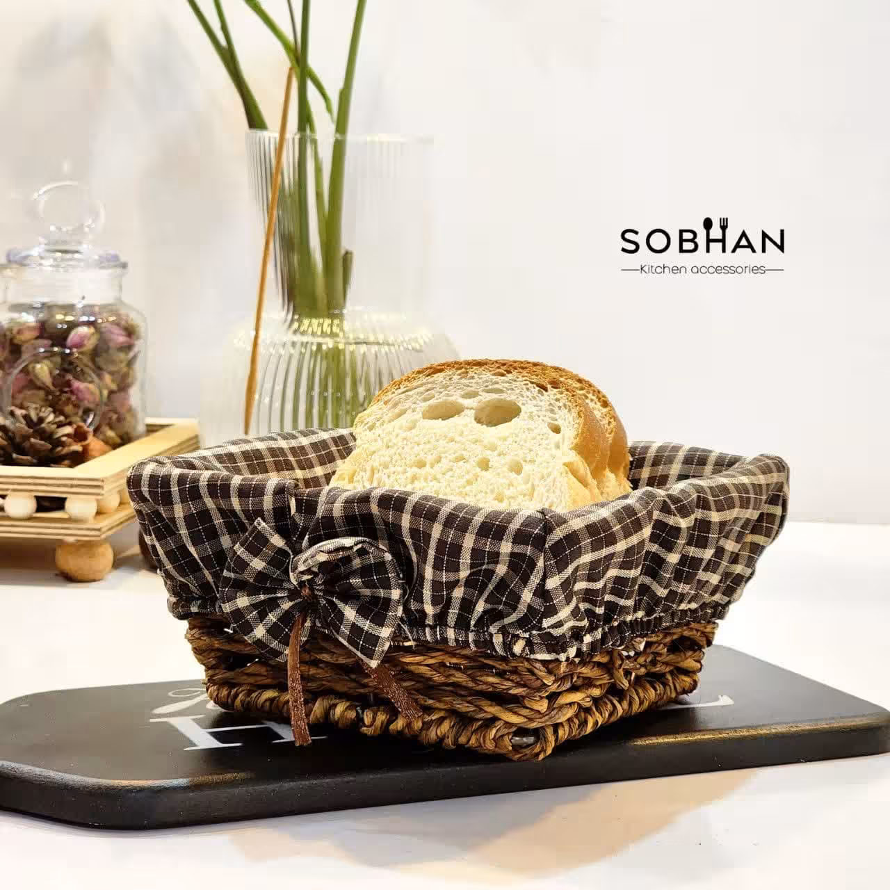 سبد حصیری پارچه دار در دو سایز