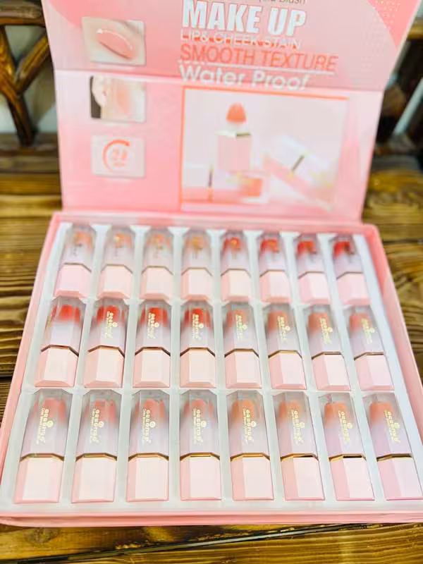 رژگونه پد دار اسنس