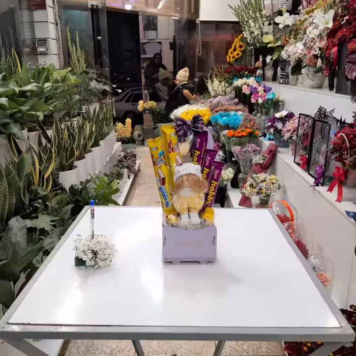 باکس شکلات و عروسک روسی سفید