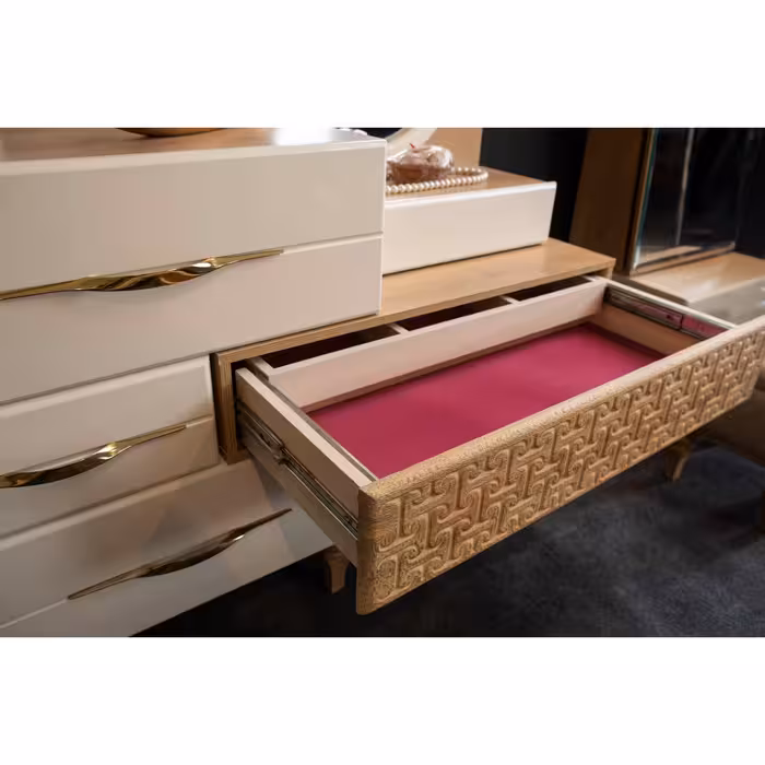 میز آرایش کد 212