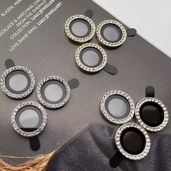 محافظ لنز سوارفسکی