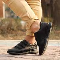 کتانی رانینگ چرم کلاسیک مشکی چسبی      Sample Classic leather