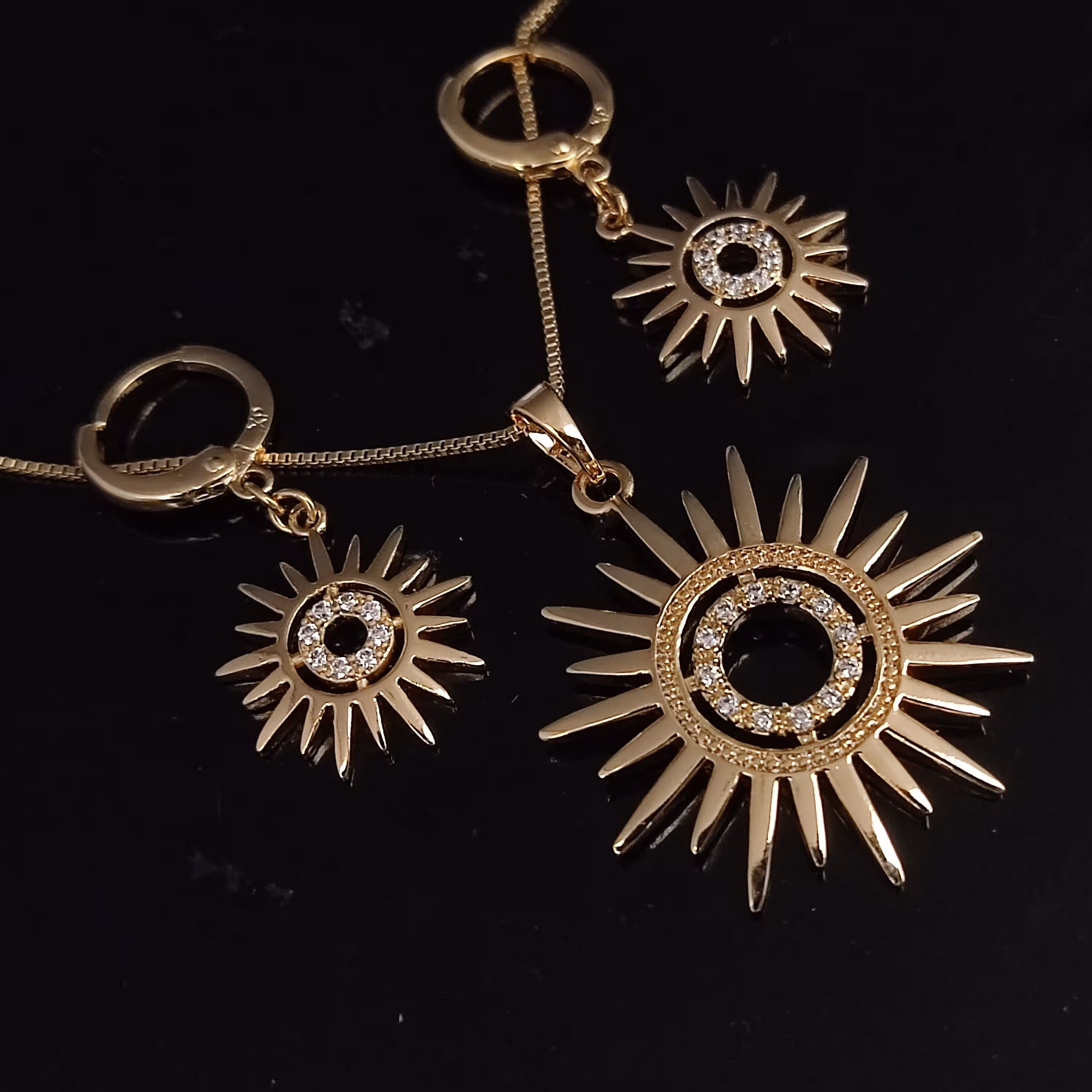 نیم ست خورشیدی ژوپینگ بهمراه زنجیر 