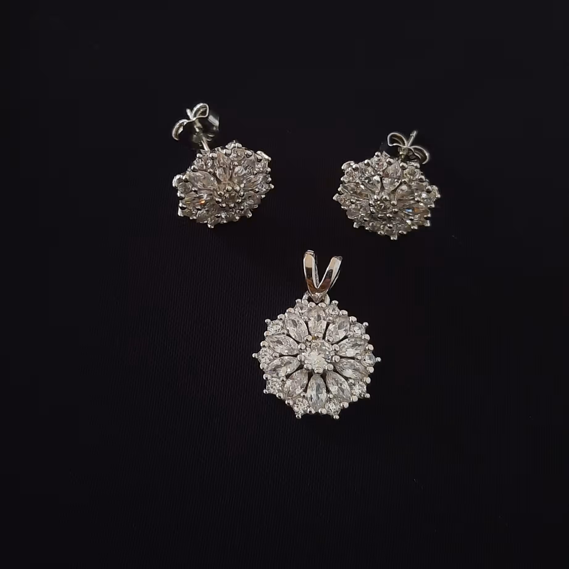 نیم ست نقره، وارداتی، عیار 925،آبکاری رادیوم، مناسب برای استفاده روزانه و مجلسی 12