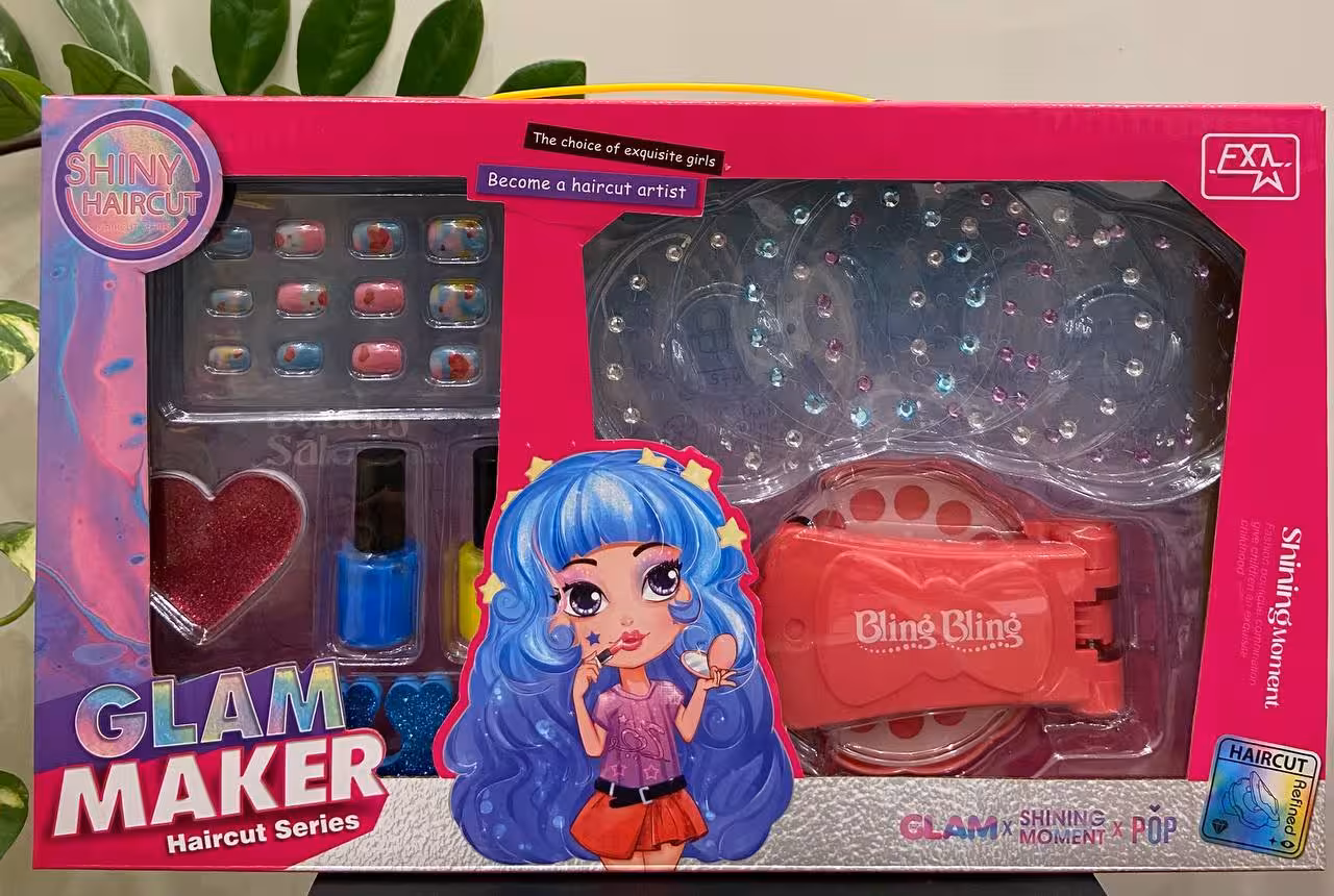 اسباب بازی نگین زن مو با لوازم آرایش