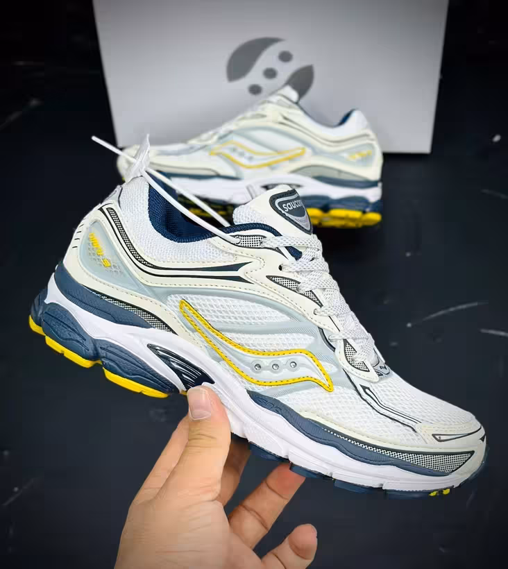 کتونی ساکونی تور درشت ، 9 saucony omni، ساخت ویتنام سایز 40 تا 45، فروش بصورت عمده و تک . Saucony omni 9 vietnam