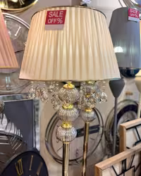 آباژور ایستاده مدل کنار سالنی سه گوی کریستال