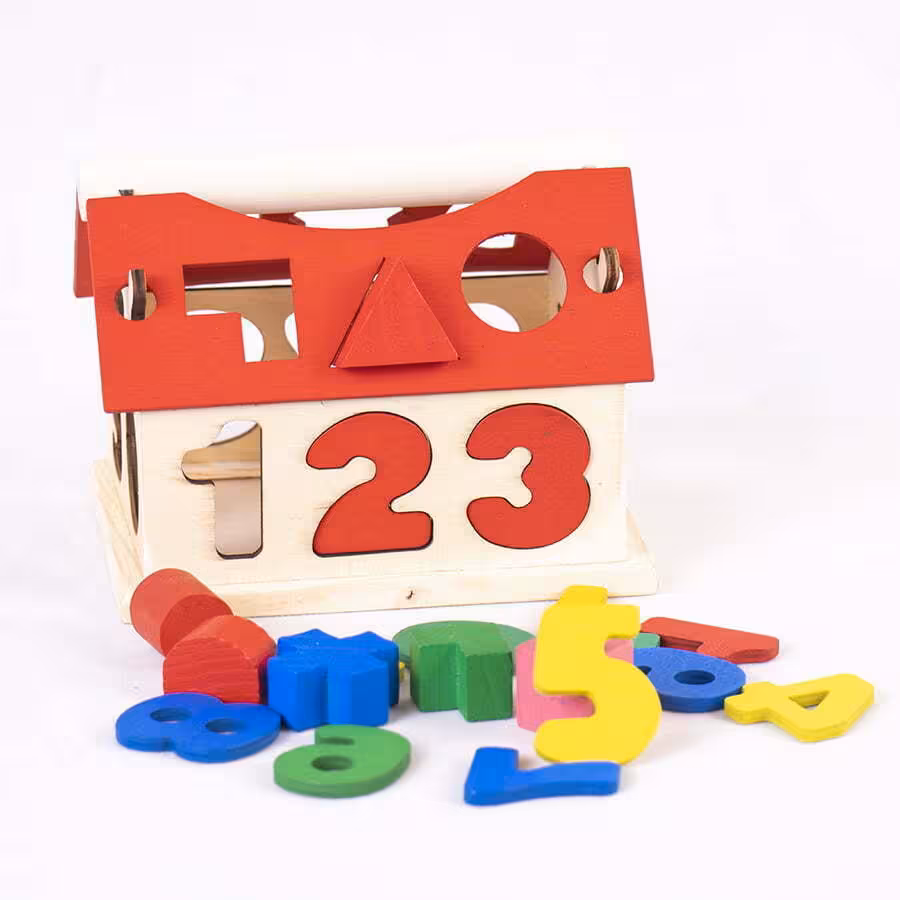 کلبه اشکال چوبی کوچک