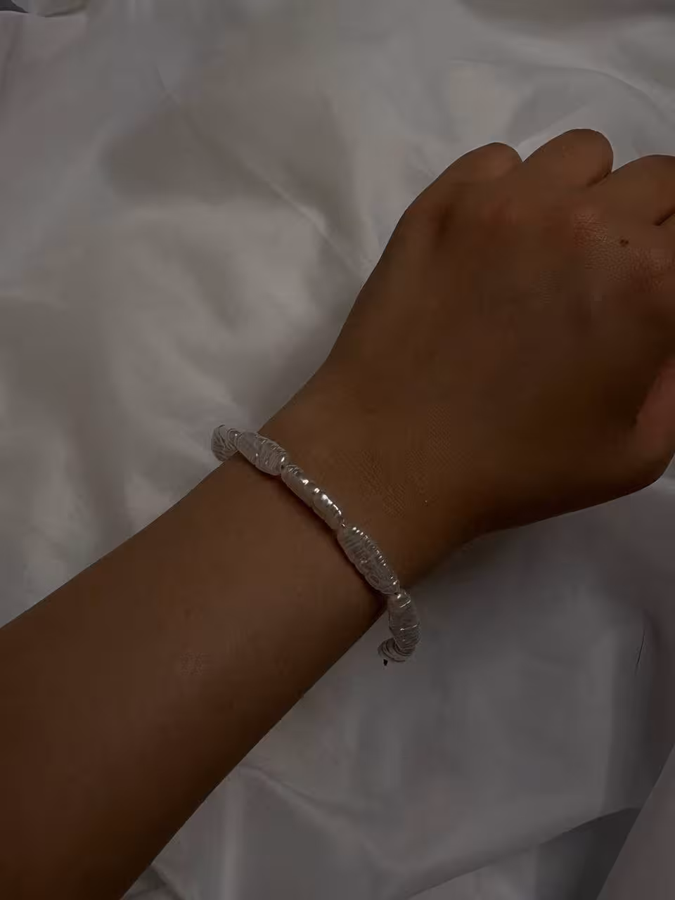 دستبند فنری صدف طرح باروک