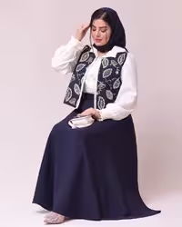 ست سه تیکه ثریا شومیز جلیقه دامن جنس شومیز کرپ حریر جنس جلیقه لنین سوزن دوزی درجه یک و دامن کرپ صوفیا درجه یک سبک و ریزش دار