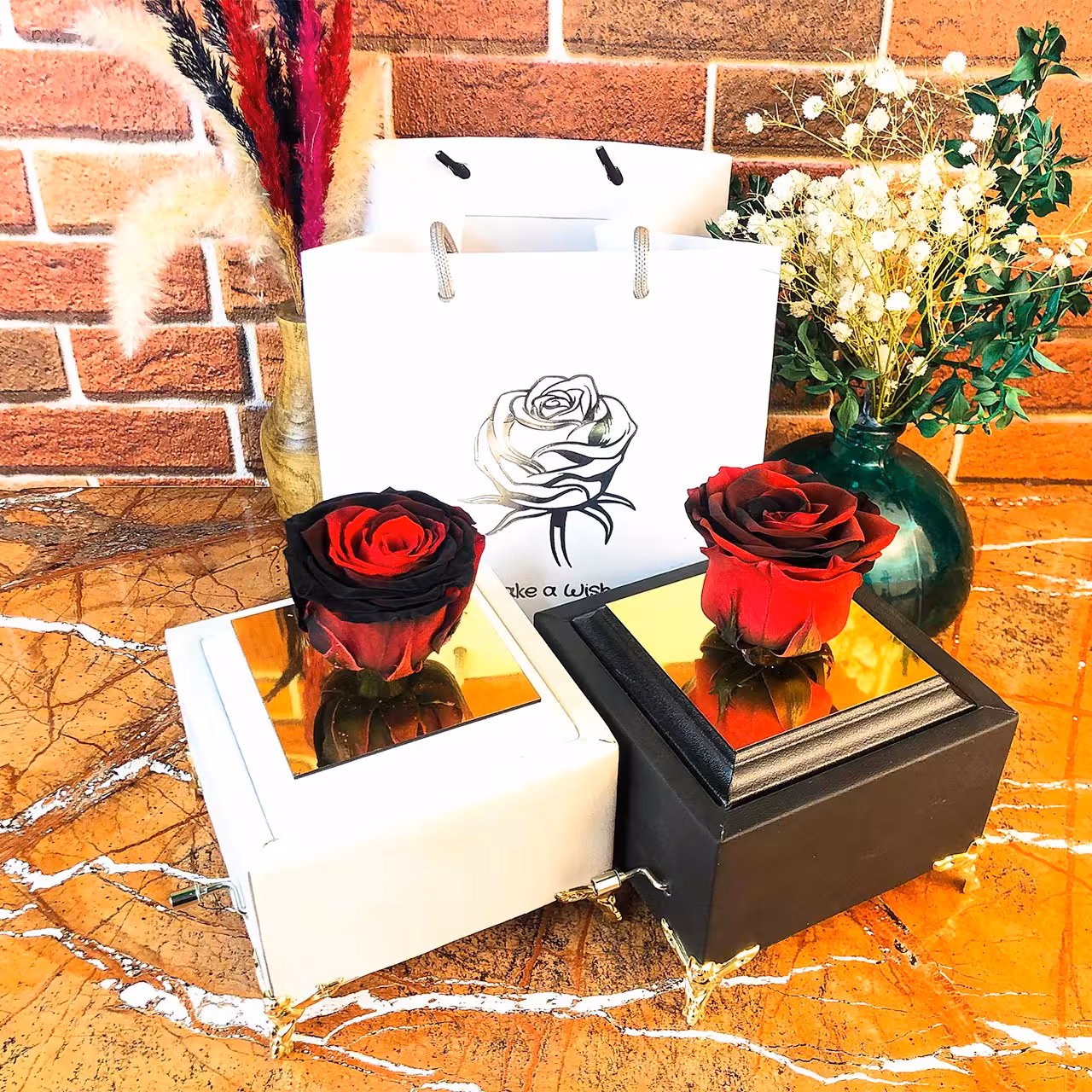 رز جاودان صدرا رز مدل موزیکال هندلی لاو استوری کد قرمز مشکی کد M 004