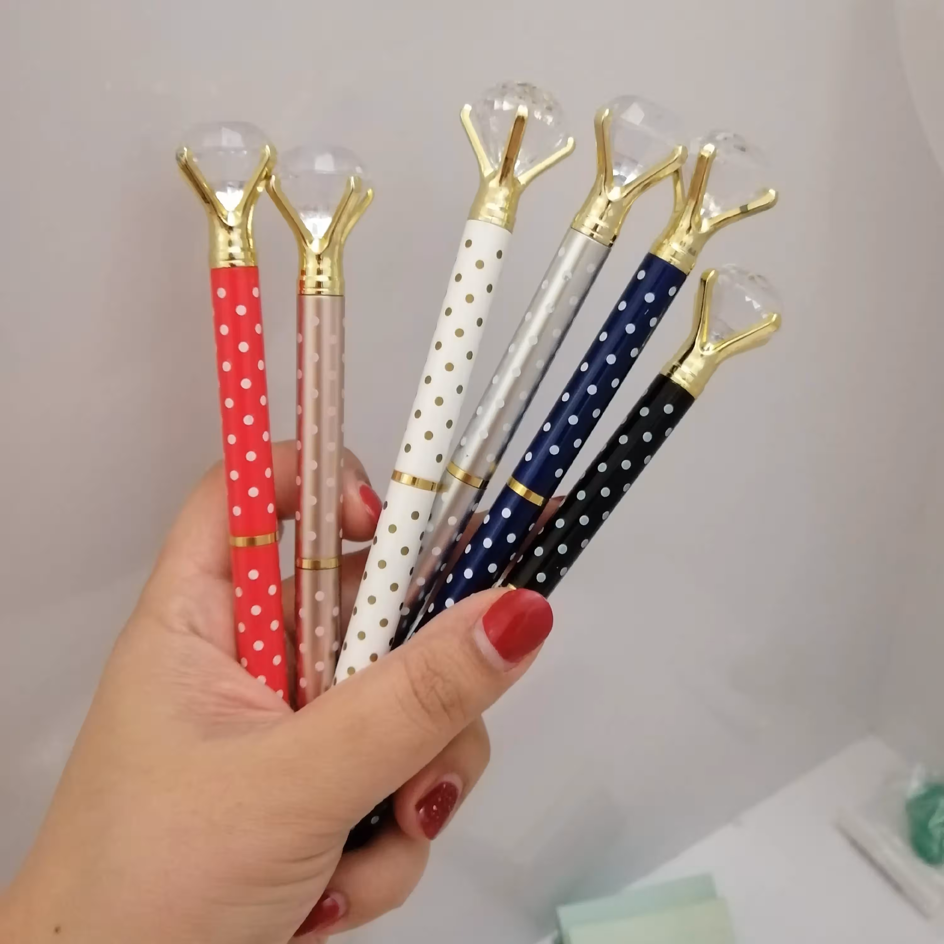 خودکار پیچی طرح الماس با بدنه خال خالی کیفیت عالی