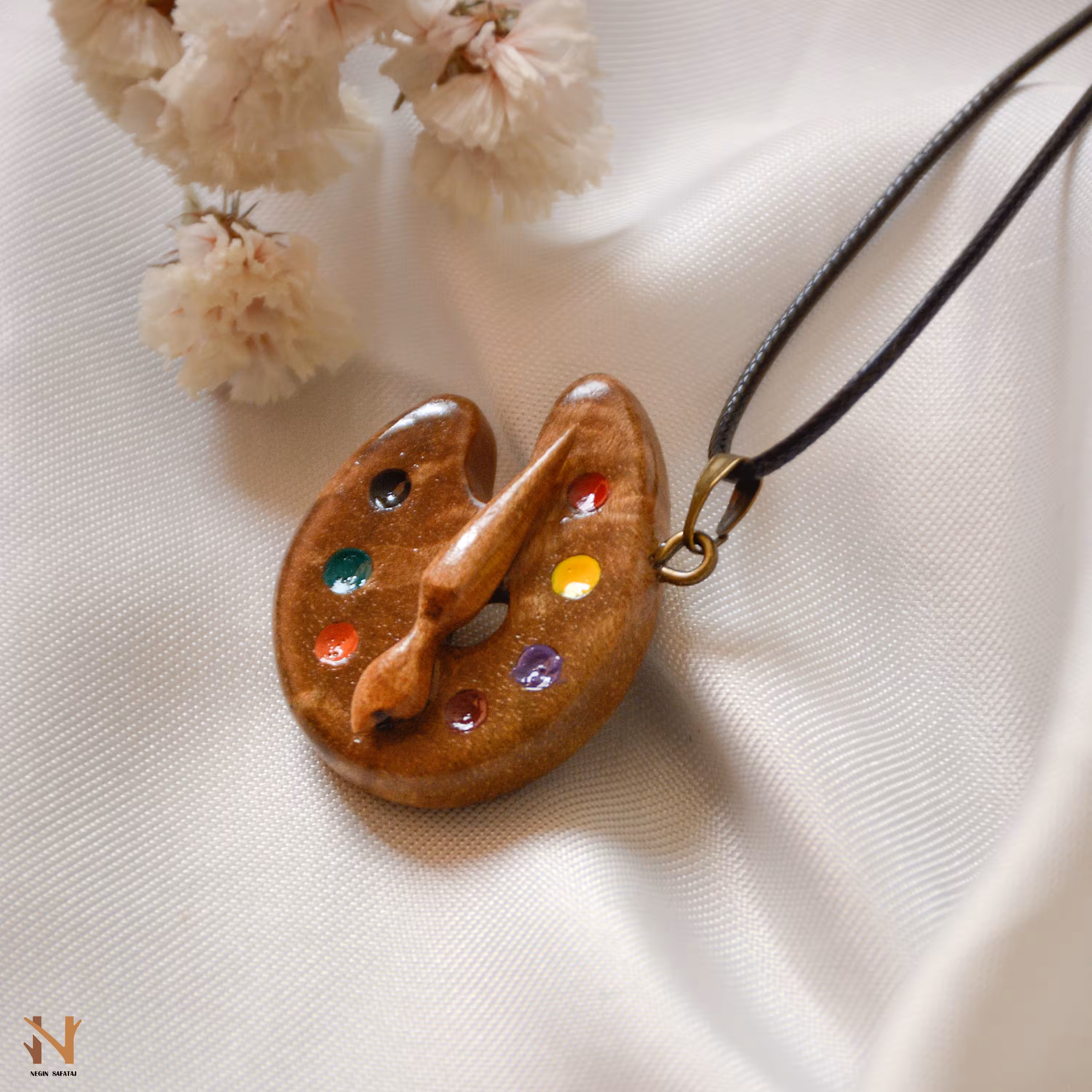 گردنبند چوبی هنری پالت رنگ