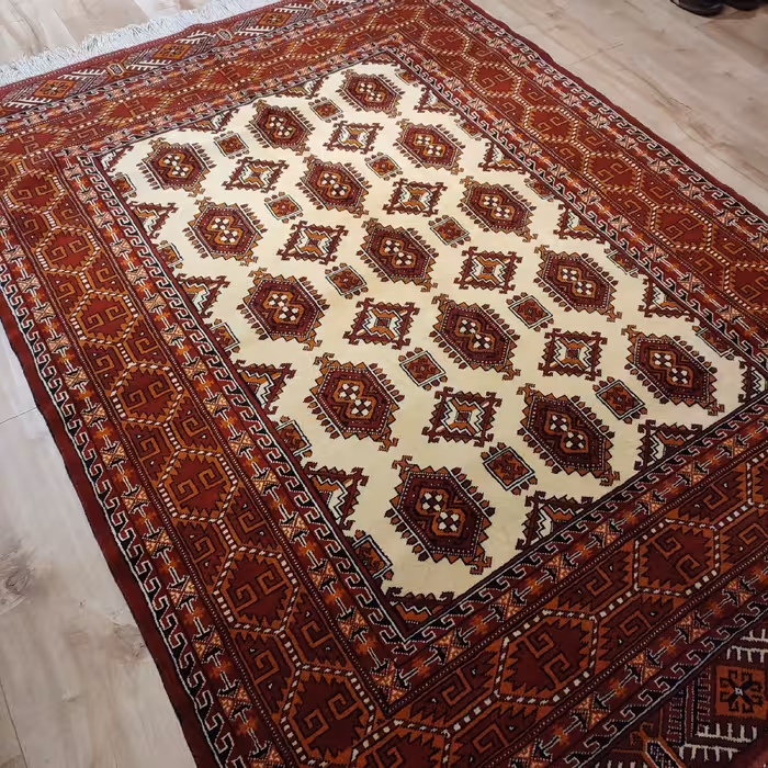 فرش دستباف دو و نیم متری طرح خشتی مدل AA