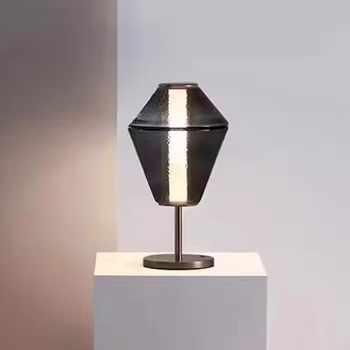 آباژور رومیزی مدرن مدل Totem کد C40