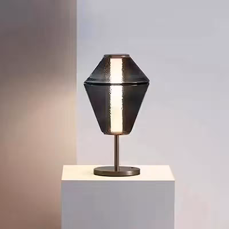 آباژور رومیزی مدرن مدل Totem کد C40